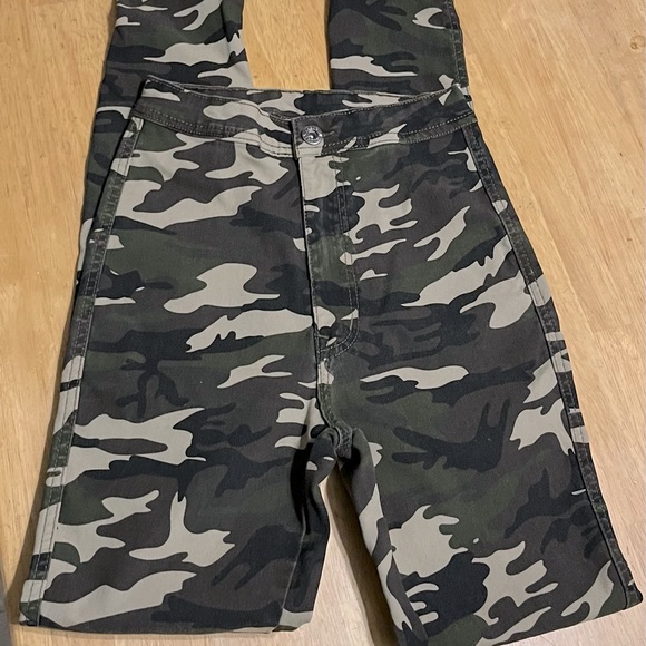 EUC. Swank A Posh Skinny Stretch Jeans. Size M. - Picture 2 of 4